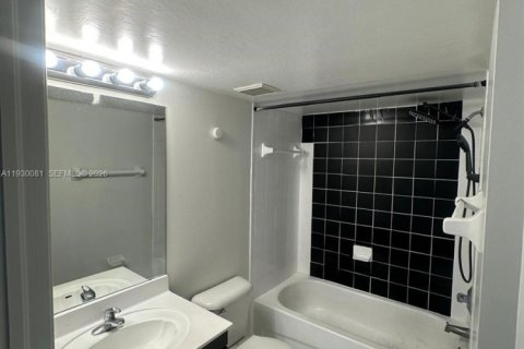 Condo in Homestead, Florida, 2 bedrooms  № 2041050 - photo 7