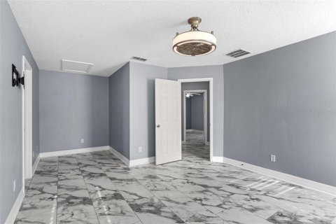 Casa en venta en Mulberry, Florida, 3 dormitorios, 214.7 m2 № 1575243 - foto 11