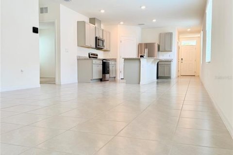 House in Davenport, Florida 4 bedrooms, 151.71 sq.m. № 2230865 - photo 9