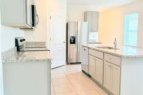 House in Davenport, Florida 4 bedrooms, 151.71 sq.m. № 2230865 - photo 14