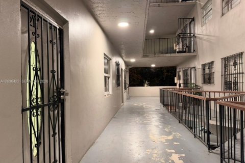 Copropriété à louer à Hialeah, Floride: 2 chambres, 76.64 m2 № 2077731 - photo 15