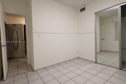 Copropriété à louer à Hialeah, Floride: 2 chambres, 76.64 m2 № 2077731 - photo 10