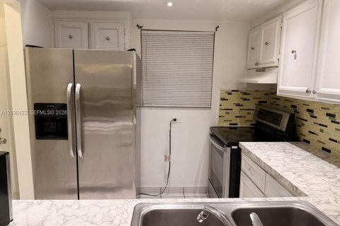 Condo à Hialeah, Floride, 2 chambres  № 2077731