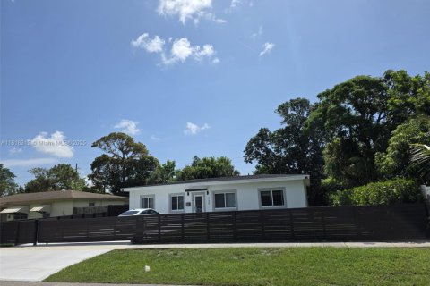 Casa en venta en Fort Lauderdale, Florida, 4 dormitorios, 172.98 m2 № 1775333 - foto 3