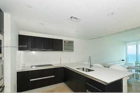 Copropriété à louer à Sunny Isles Beach, Floride: 1 chambre, 80.08 m2 № 1859652 - photo 1