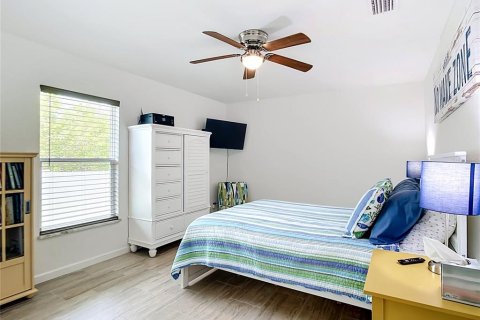 House in Port Charlotte, Florida 3 bedrooms, 162.11 sq.m. № 2127221 - photo 20
