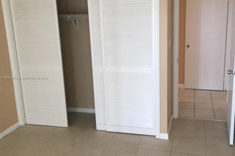 Condo in Lauderhill, Florida, 2 bedrooms  № 1691769 - photo 30