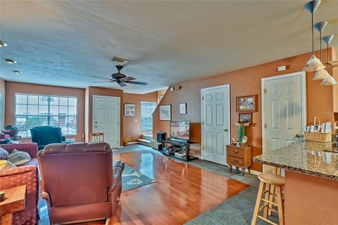 Adosado en venta en Gainesville, Florida, 2 dormitorios, 130.06 m2 № 1248066 - foto 8