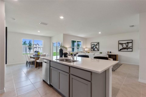 House in Haines City, Florida 3 bedrooms, 155.33 sq.m. № 1914378 - photo 13