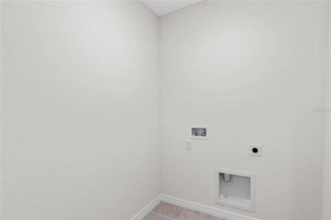 House in Haines City, Florida 3 bedrooms, 155.33 sq.m. № 1914378 - photo 8