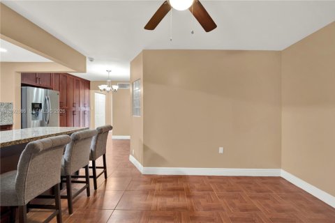 Condo in Miami Beach, Florida, 1 bedroom  № 2381518 - photo 12