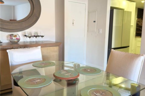 Снять в аренду кондоминиум в Санни-Айлс-Бич, Флорида 1 спальня, 66.89м2, № 2005668 - фото 8