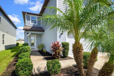Villa ou maison à louer à Wesley Chapel, Floride: 5 chambres, 242.94 m2 № 2435115 - photo 2