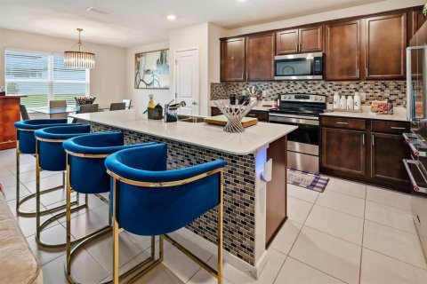 Villa ou maison à louer à Wesley Chapel, Floride: 5 chambres, 242.94 m2 № 2435115 - photo 18