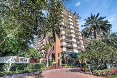 Condo in Miami, Florida, 1 bedroom  № 1863683 - photo 20