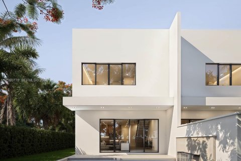 Touwnhouse à vendre à Miami, Floride: 4 chambres, 256.04 m2 № 2169510 - photo 5