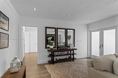 House in Pinecrest, Florida 7 bedrooms, 506.5 sq.m. № 2019305 - photo 5