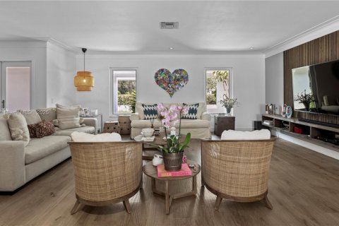 House in Pinecrest, Florida 7 bedrooms, 506.5 sq.m. № 2019305 - photo 13