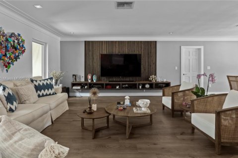 House in Pinecrest, Florida 7 bedrooms, 506.5 sq.m. № 2019305 - photo 7