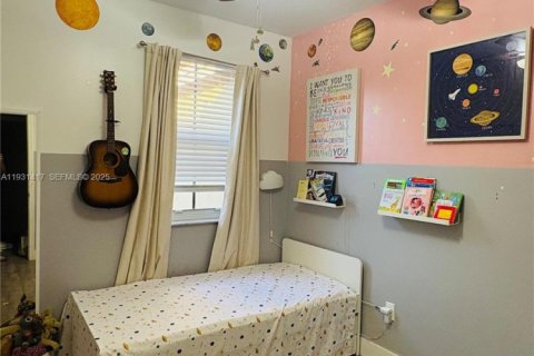 Townhouse in Hollywood, Florida 3 bedrooms, 130.99 sq.m. № 1990019 - photo 18