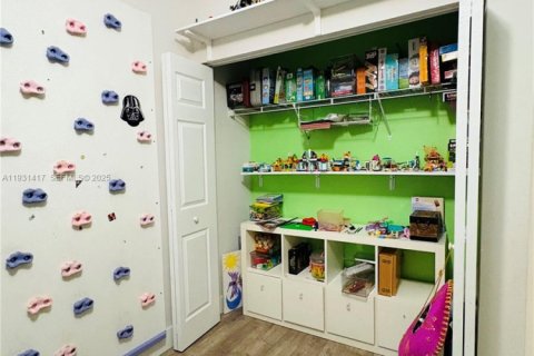 Townhouse in Hollywood, Florida 3 bedrooms, 130.99 sq.m. № 1990019 - photo 22