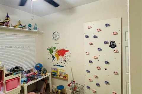 Townhouse in Hollywood, Florida 3 bedrooms, 130.99 sq.m. № 1990019 - photo 23