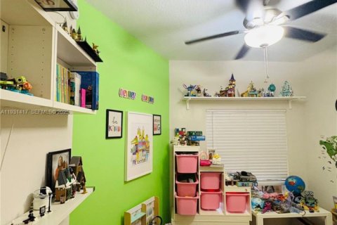 Townhouse in Hollywood, Florida 3 bedrooms, 130.99 sq.m. № 1990019 - photo 24