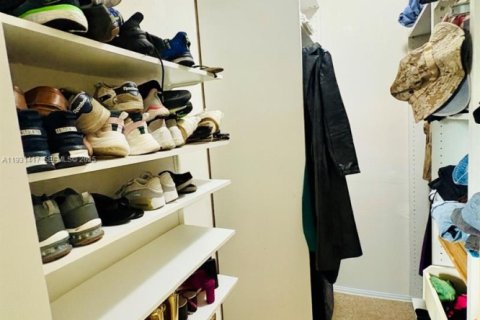 Townhouse in Hollywood, Florida 3 bedrooms, 130.99 sq.m. № 1990019 - photo 14