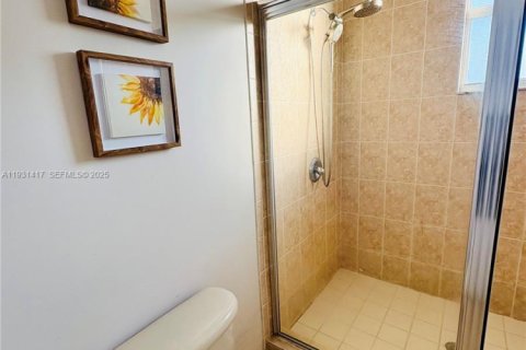 Townhouse in Hollywood, Florida 3 bedrooms, 130.99 sq.m. № 1990019 - photo 16