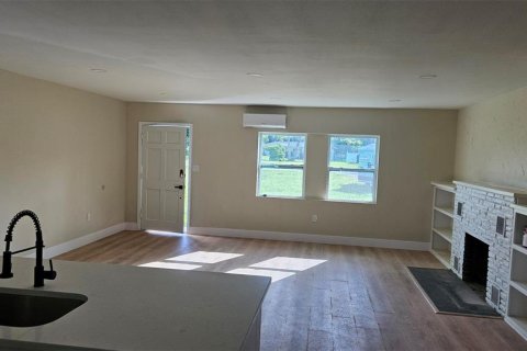 Casa en venta en North Fort Myers, Florida, 3 dormitorios, 130.9 m2 № 1915280 - foto 23