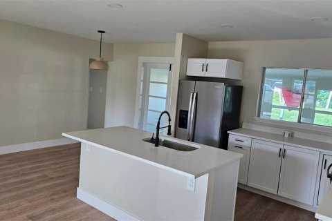 Casa en venta en North Fort Myers, Florida, 3 dormitorios, 130.9 m2 № 1915280 - foto 25