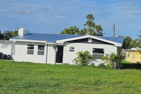 Casa en venta en North Fort Myers, Florida, 3 dormitorios, 130.9 m2 № 1915280 - foto 1