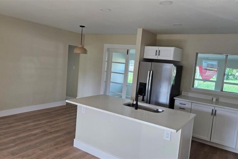 Casa en venta en North Fort Myers, Florida, 3 dormitorios, 130.9 m2 № 1915280 - foto 26