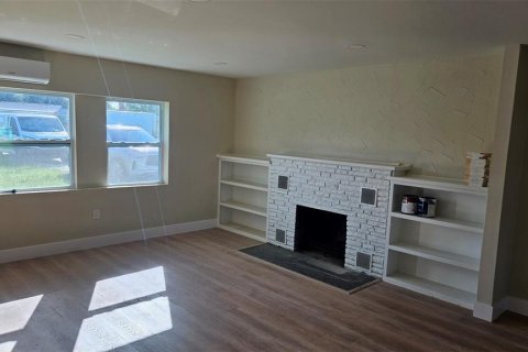 Casa en venta en North Fort Myers, Florida, 3 dormitorios, 130.9 m2 № 1915280 - foto 7