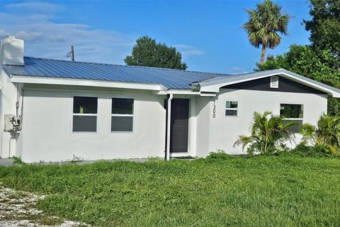 Casa en venta en North Fort Myers, Florida, 3 dormitorios, 130.9 m2 № 1915280 - foto 2