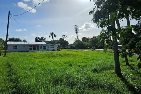 Casa en venta en North Fort Myers, Florida, 3 dormitorios, 130.9 m2 № 1915280 - foto 5