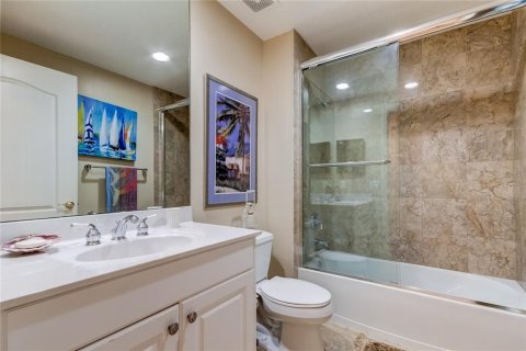 Condo in Clearwater, Florida, 2 bedrooms  № 2394353 - photo 13