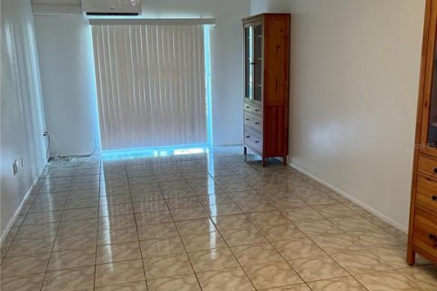 Condo in Bradenton, Florida, 1 bedroom  № 1907069 - photo 3