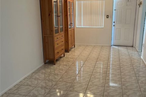 Condo in Bradenton, Florida, 1 bedroom  № 1907069 - photo 2