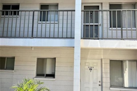 Condo in Bradenton, Florida, 1 bedroom  № 1907069 - photo 1