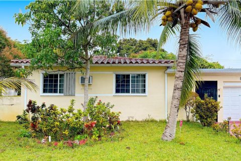 Casa en venta en North Miami, Florida, 3 dormitorios, 132.2 m2 № 1857027 - foto 2