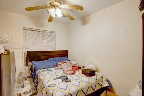 Casa en venta en North Miami, Florida, 3 dormitorios, 132.2 m2 № 1857027 - foto 10