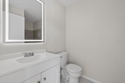 House in Tampa, Florida 2 bedrooms, 97.55 sq.m. № 2122781 - photo 5