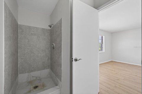 House in Tampa, Florida 2 bedrooms, 97.55 sq.m. № 2122781 - photo 18