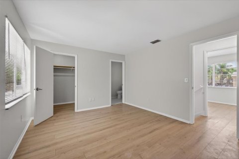 House in Tampa, Florida 2 bedrooms, 97.55 sq.m. № 2122781 - photo 19