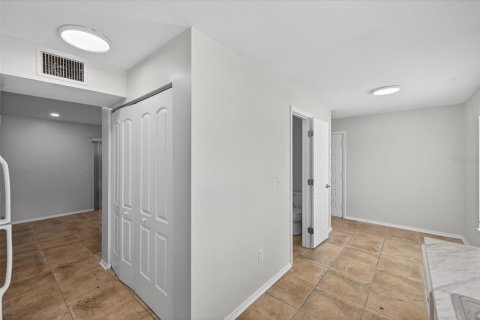 House in Tampa, Florida 2 bedrooms, 97.55 sq.m. № 2122781 - photo 24
