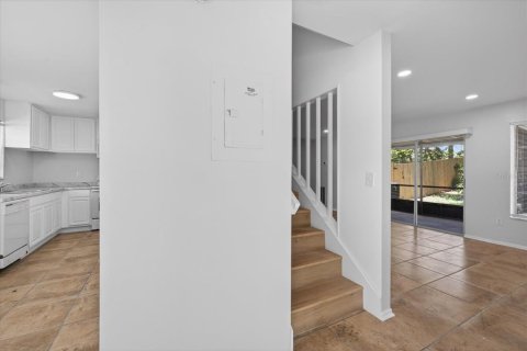 House in Tampa, Florida 2 bedrooms, 97.55 sq.m. № 2122781 - photo 12