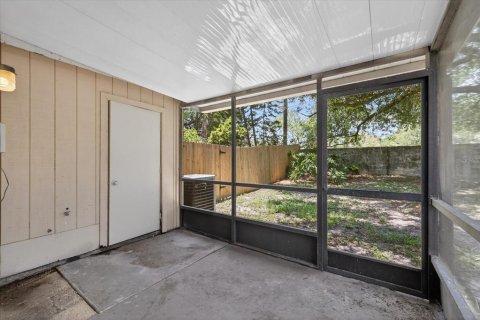 House in Tampa, Florida 2 bedrooms, 97.55 sq.m. № 2122781 - photo 26