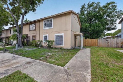 House in Tampa, Florida 2 bedrooms, 97.55 sq.m. № 2122781 - photo 2