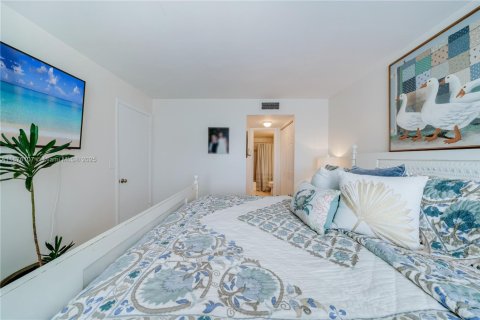 Купить кондоминиум в Майами, Флорида 1 спальня, 78.04м2, № 1923901 - фото 12